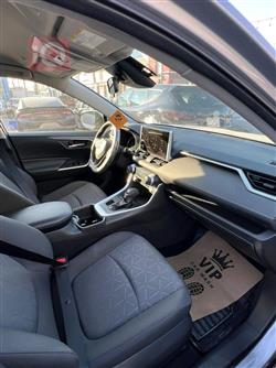 تۆیۆتا ڕاڤ 4